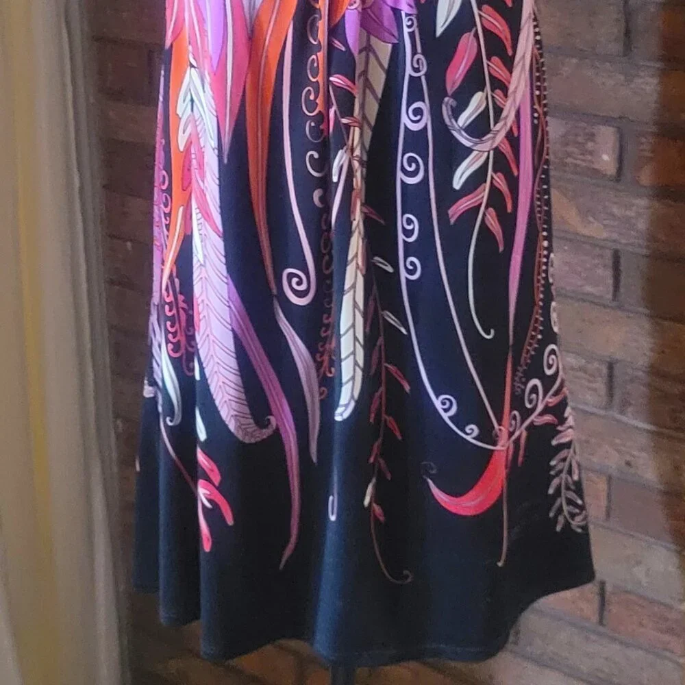 Tahari Stunning Bohemian Floral Halter Blouse - Size M - Picture 6 of 6